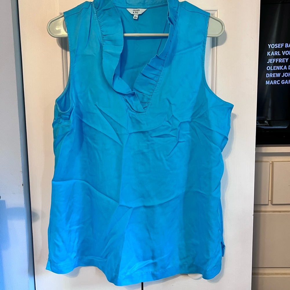 Crown and Ivy Top